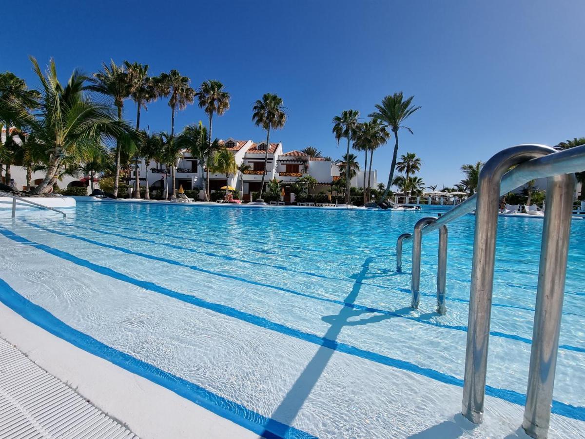 Studio Apartment No 1 Directly On The Beach And Sea, Terrace, Heated Pool, Wifi プラヤ・デ・ラス・アメリカス エクステリア 写真