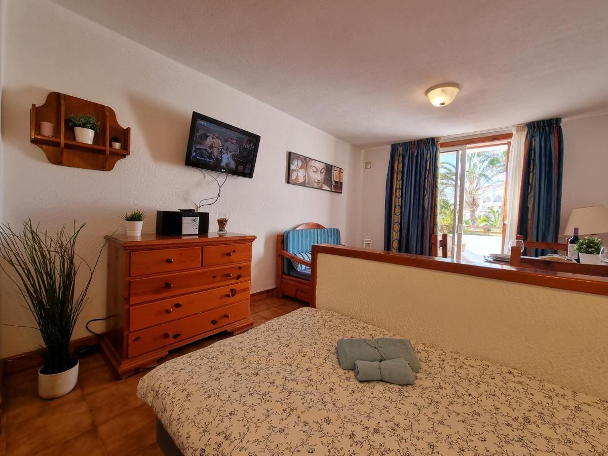 Studio Apartment No 1 Directly On The Beach And Sea, Terrace, Heated Pool, Wifi プラヤ・デ・ラス・アメリカス エクステリア 写真