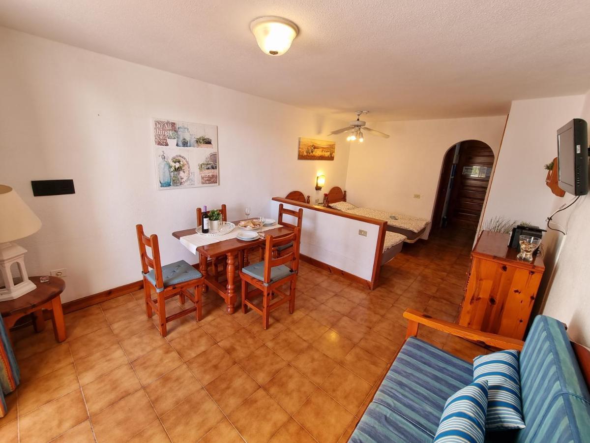 Studio Apartment No 1 Directly On The Beach And Sea, Terrace, Heated Pool, Wifi プラヤ・デ・ラス・アメリカス エクステリア 写真