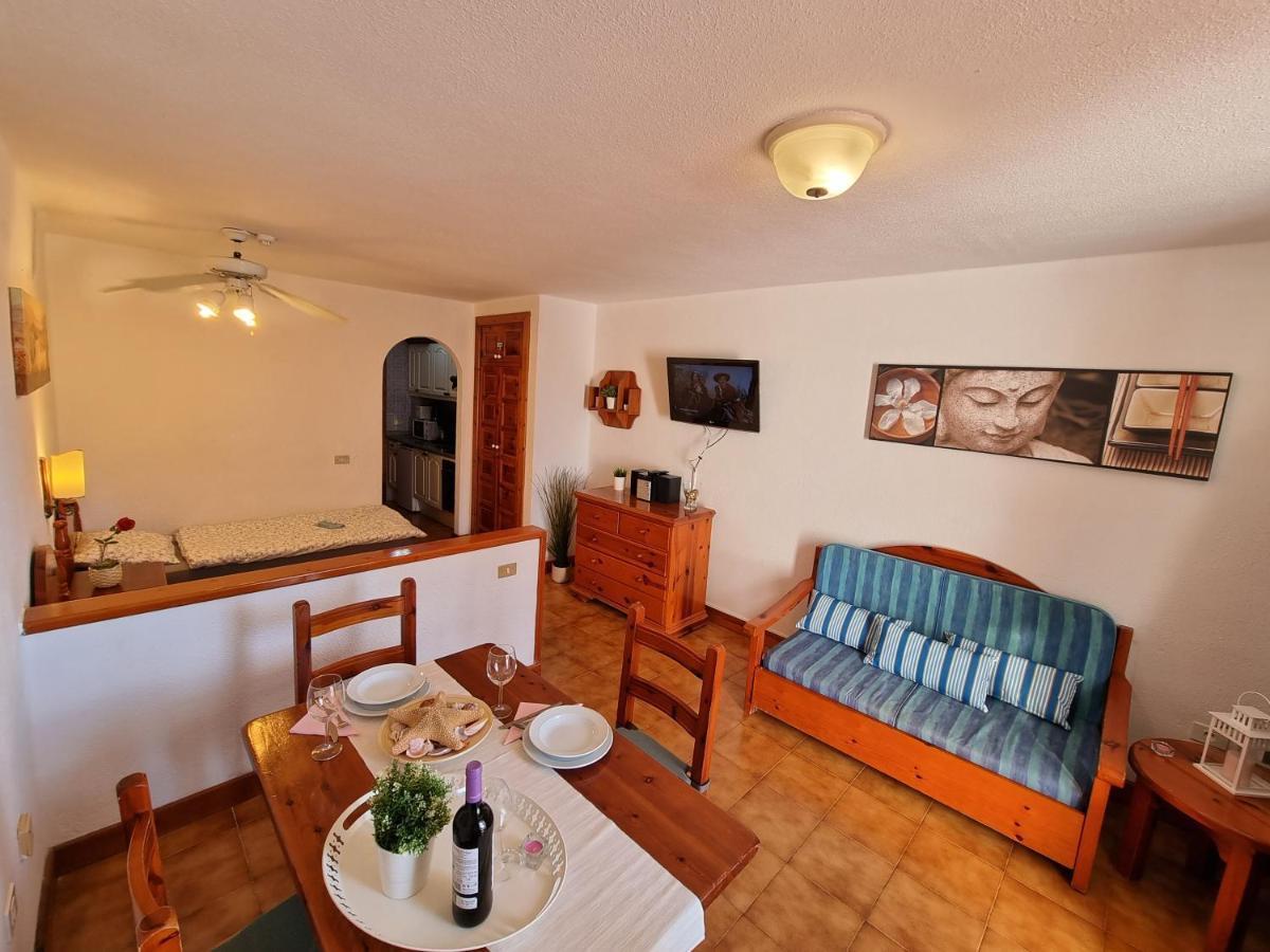 Studio Apartment No 1 Directly On The Beach And Sea, Terrace, Heated Pool, Wifi プラヤ・デ・ラス・アメリカス エクステリア 写真