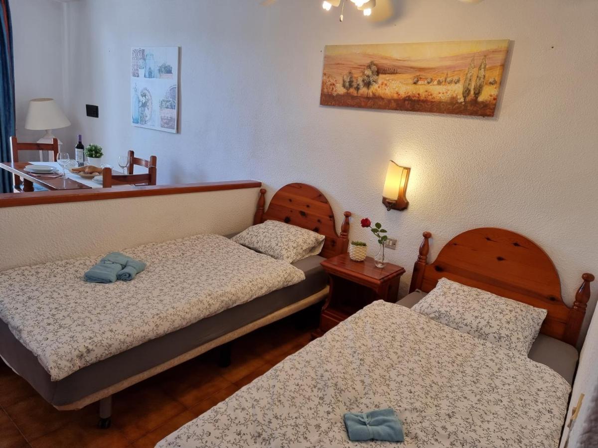 Studio Apartment No 1 Directly On The Beach And Sea, Terrace, Heated Pool, Wifi プラヤ・デ・ラス・アメリカス エクステリア 写真