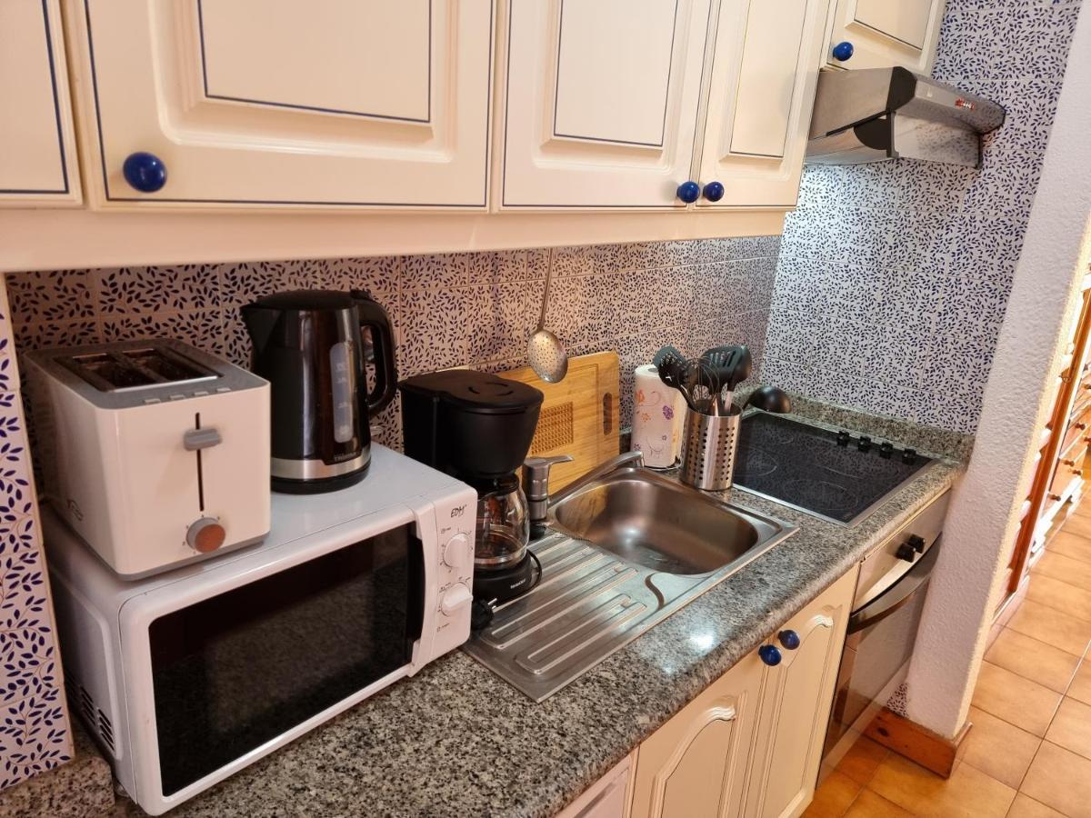 Studio Apartment No 1 Directly On The Beach And Sea, Terrace, Heated Pool, Wifi プラヤ・デ・ラス・アメリカス エクステリア 写真